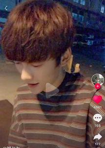 抖音男网红广东吃瓜,揭秘当地美食与风土人情