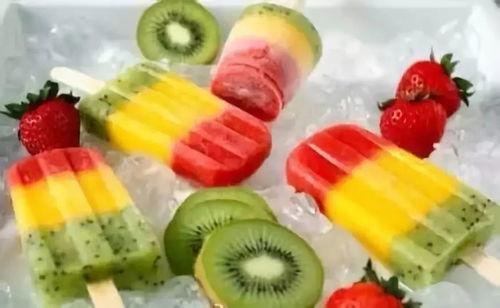 网红吃冰棍的瓜,冰棍吃法引发网友热议