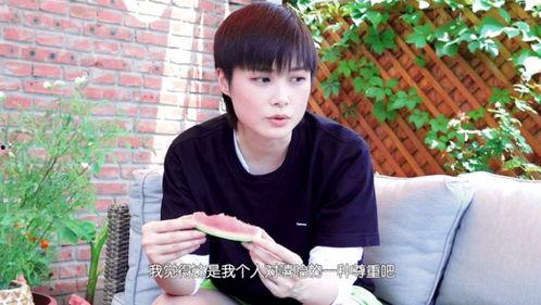 网瘾少女吃瓜视频,揭秘背后心理与社交现象