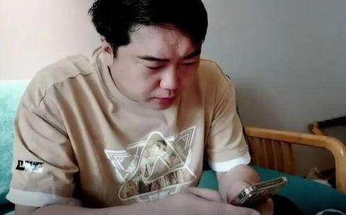 网红跟榜一大哥吃瓜,网红与榜一大哥的瓜田奇遇记