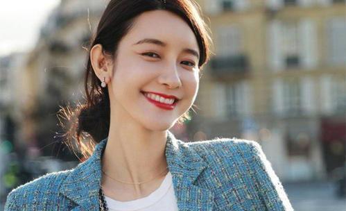 吃瓜ceo网红女友是谁,揭秘吃瓜CEO的网红女友之谜！”