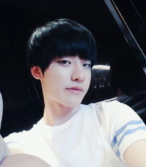 网红吃瓜男帅哥是谁呀图片,他是谁？