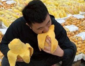 男摆摊网红吃瓜事件,揭秘网络舆论背后的真相